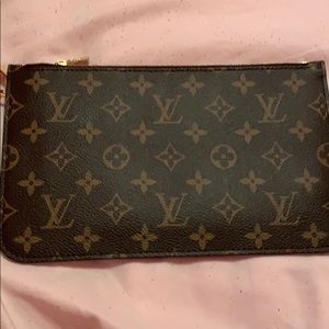 Louis Vuitton neverfull pouch